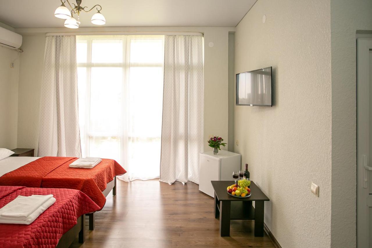 Sanzazila Hotel Gudauta Eksteriør billede
