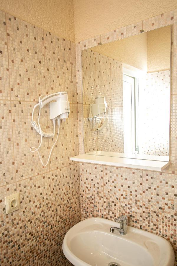 Sanzazila Hotel Gudauta Eksteriør billede